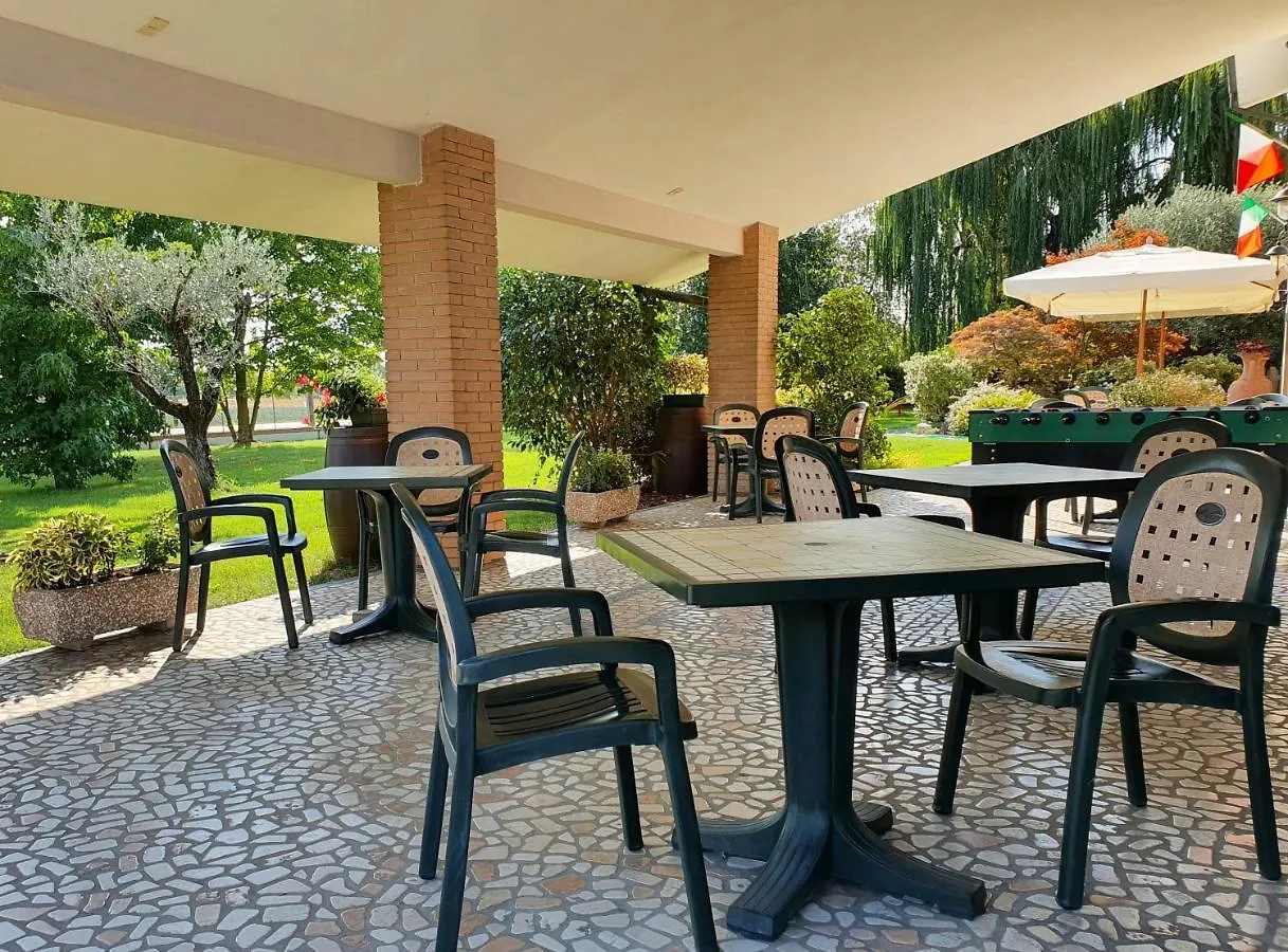 Agriturismo Il Cascinale Τρεβίζο 0*,